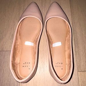 LIGHT PINK FLATS